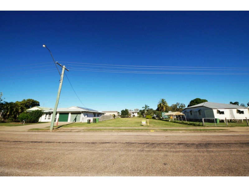 136 Fourteenth Avenue, Home Hill QLD 4806