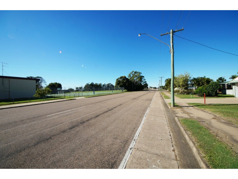 136 Fourteenth Avenue, Home Hill QLD 4806