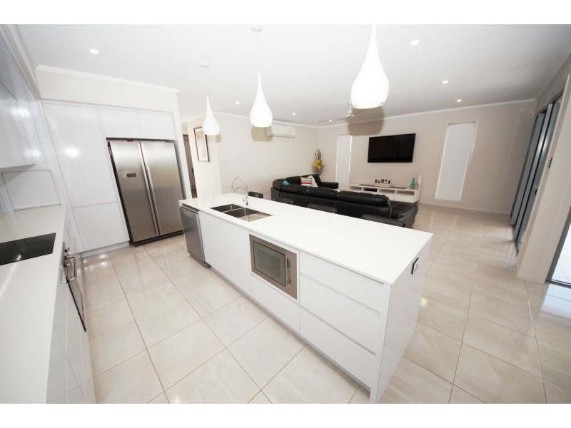 4 Keyren Way, Ayr QLD 4807