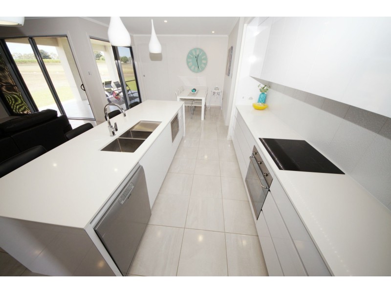 4 Keyren Way, Ayr QLD 4807