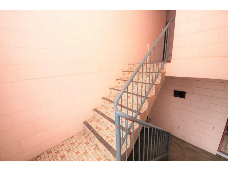 4/9 Queen Street, Ayr QLD 4807