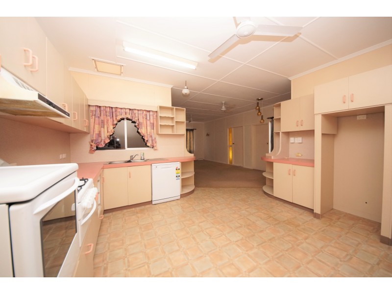 1 McIntyre Street, Ayr QLD 4807