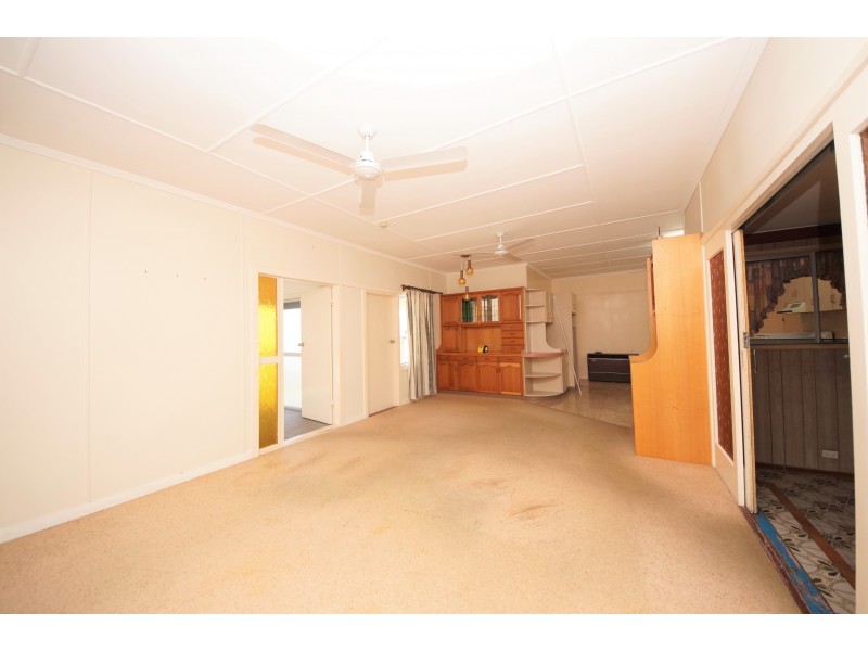 1 McIntyre Street, Ayr QLD 4807