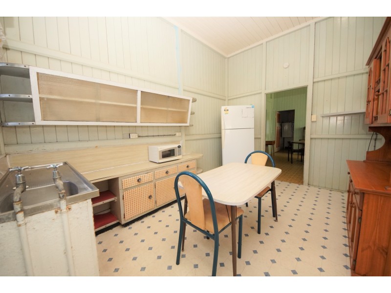 10 Tenth Street, Home Hill QLD 4806