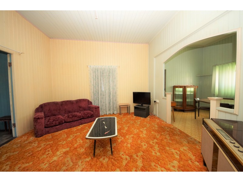 10 Tenth Street, Home Hill QLD 4806