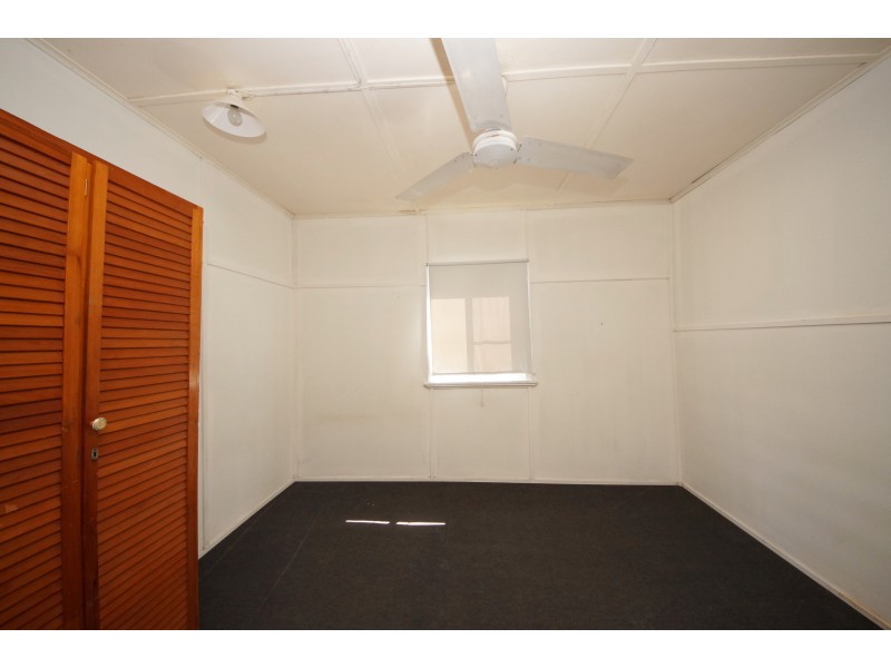 24 Tenth Avenue, Home Hill QLD 4806