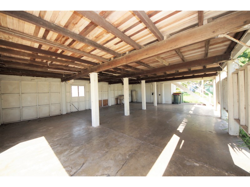 24 Tenth Avenue, Home Hill QLD 4806