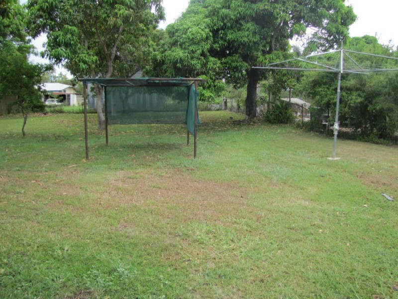 24 Tenth Avenue, Home Hill QLD 4806