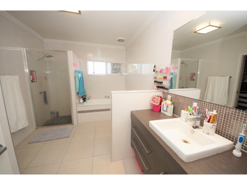 145 Burstall Rd, Ayr QLD 4807