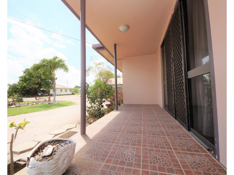 25 Gibson St, Ayr QLD 4807