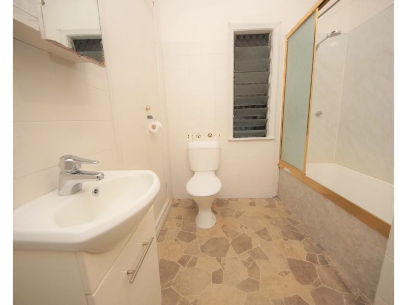 25 Gibson St, Ayr QLD 4807