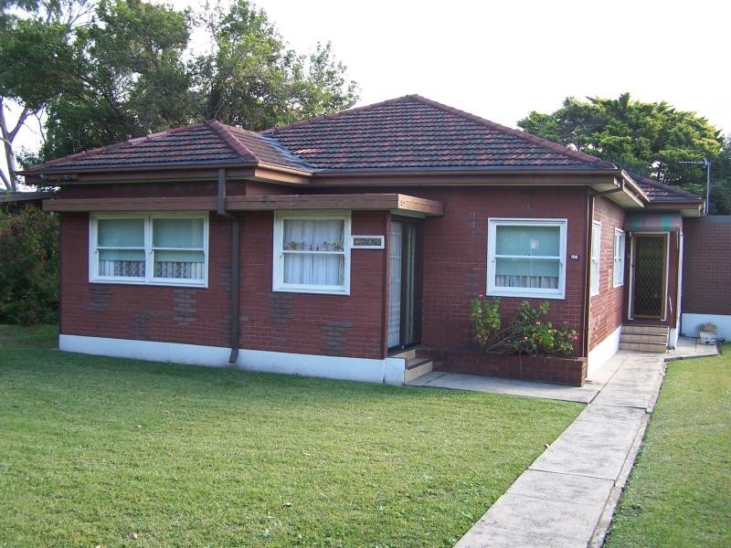 198 Princes Highway, Dapto NSW 2530