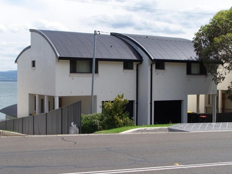 Lake Heights NSW 2502