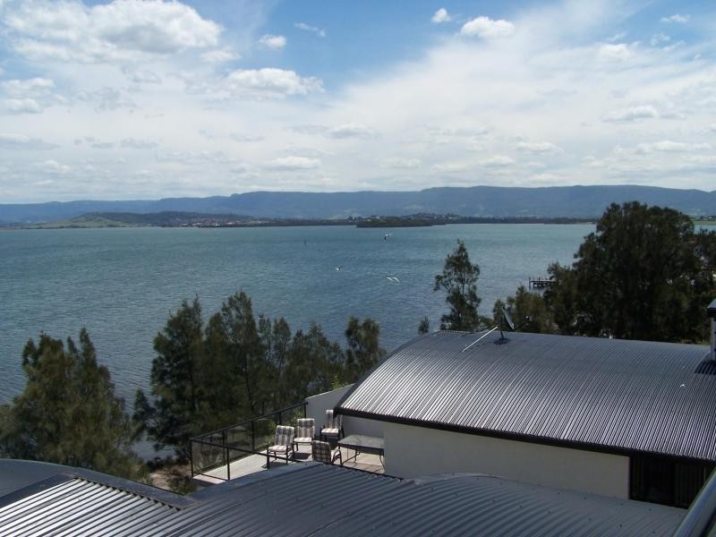 Lake Heights NSW 2502