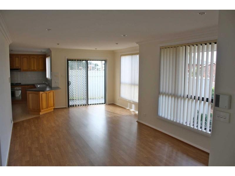 Unit 6/8 Mackie Street, Coniston NSW 2500