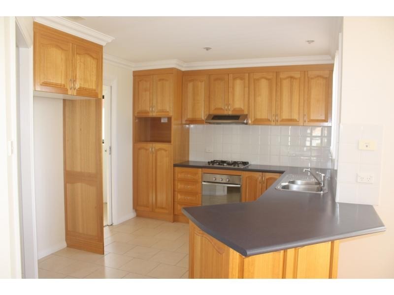 1/8 Mackie Street, Coniston NSW 2500