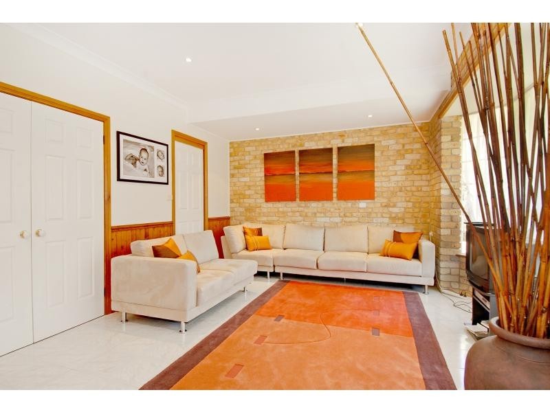 9 Sheringa Grove, Cordeaux Heights NSW 2526