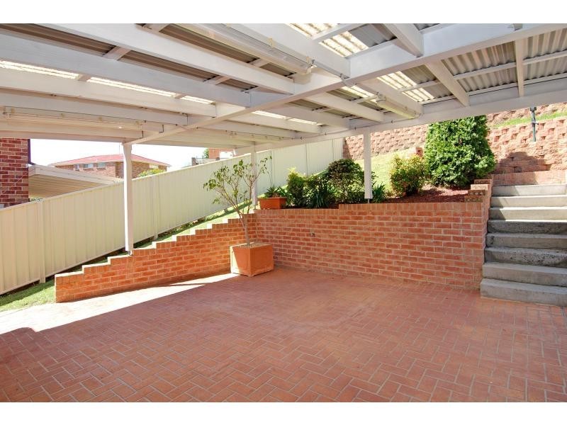 9 Sheringa Grove, Cordeaux Heights NSW 2526