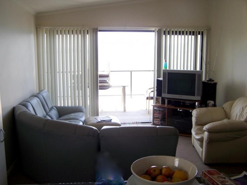 2/31 Northcliffe Drive, Lake Heights NSW 2502