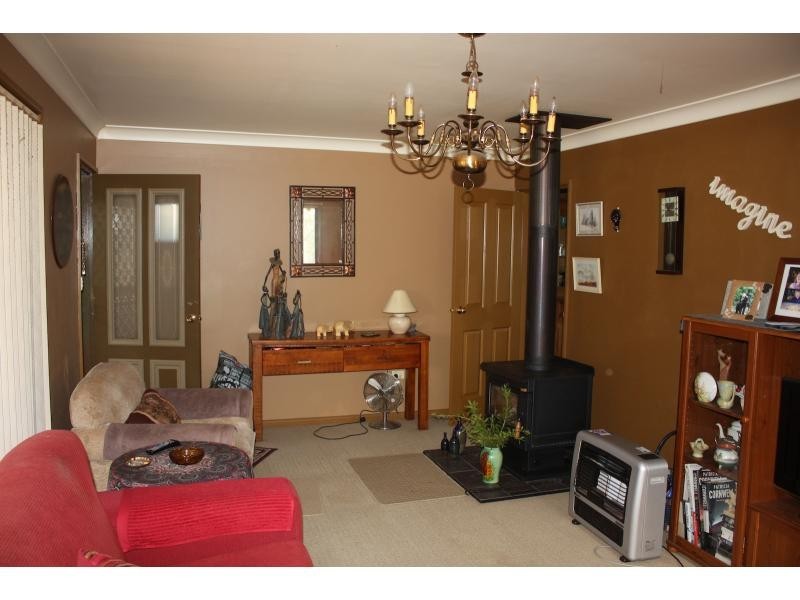 9 Victor Road, Robertson NSW 2577