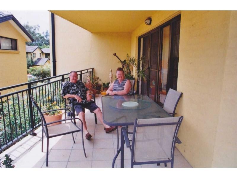 1/2 Adcock Avenue, West Gosford NSW 2250