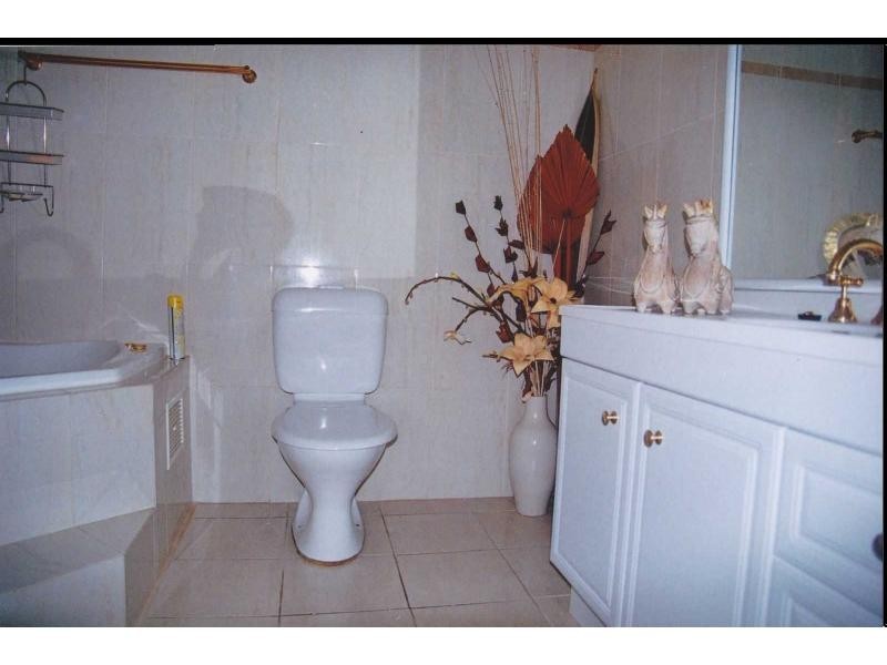 1/2 Adcock Avenue, West Gosford NSW 2250