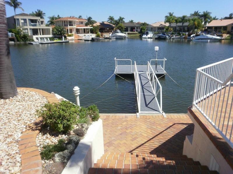 41 Nirvana Court, Runaway Bay QLD 4216