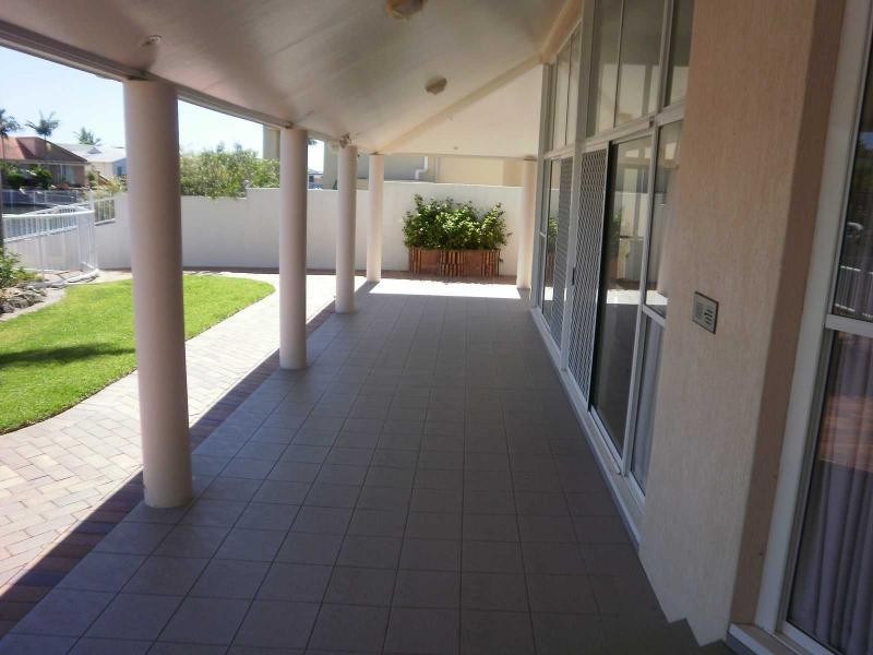 41 Nirvana Court, Runaway Bay QLD 4216
