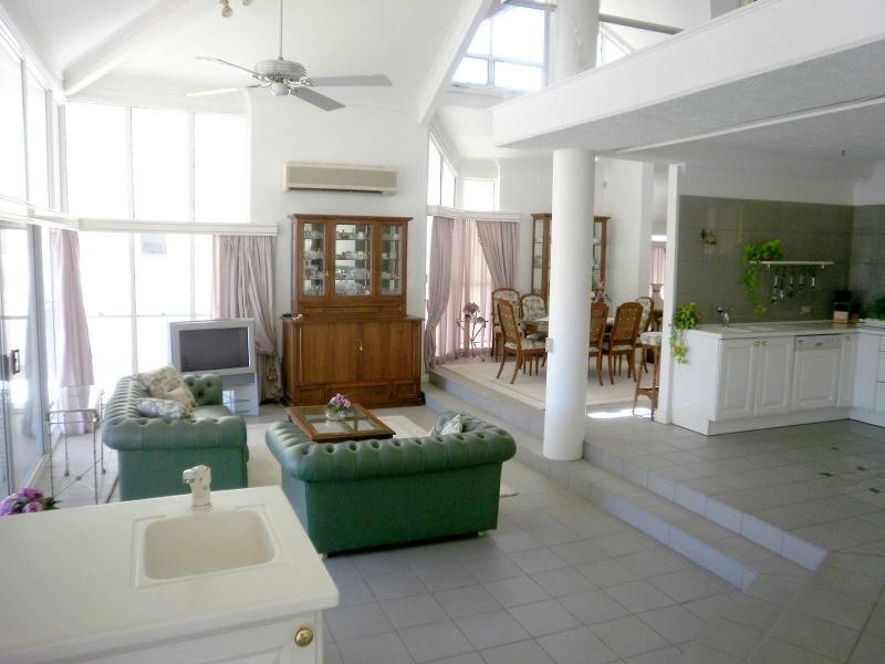 41 Nirvana Court, Runaway Bay QLD 4216