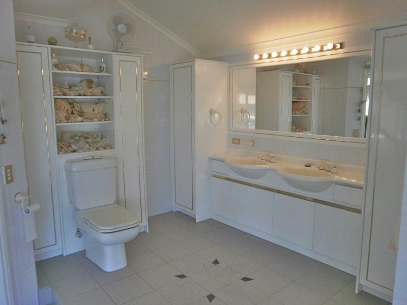 41 Nirvana Court, Runaway Bay QLD 4216