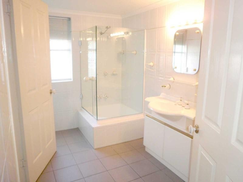 41 Nirvana Court, Runaway Bay QLD 4216