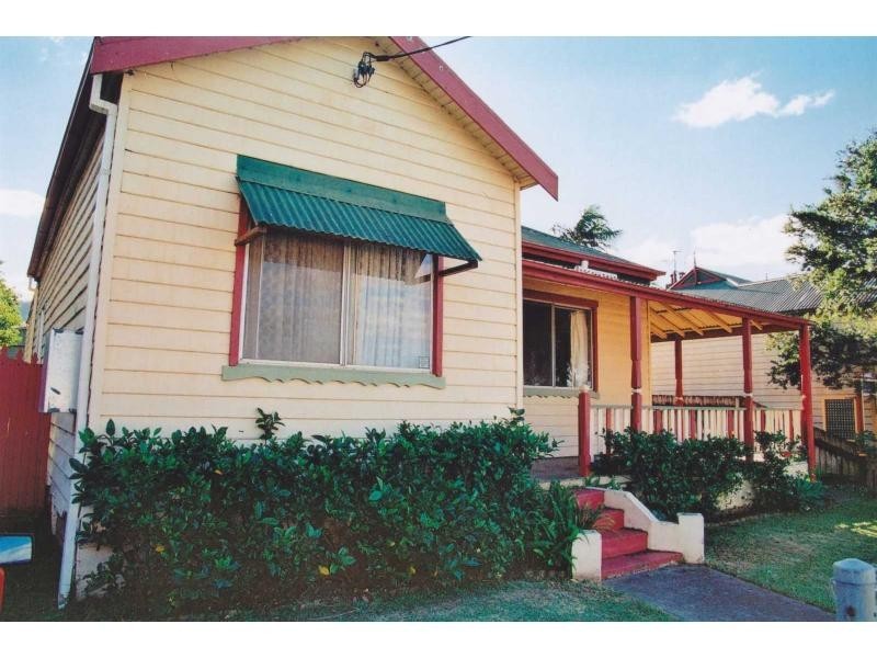 18 Mitchell Road, Woonona NSW 2517