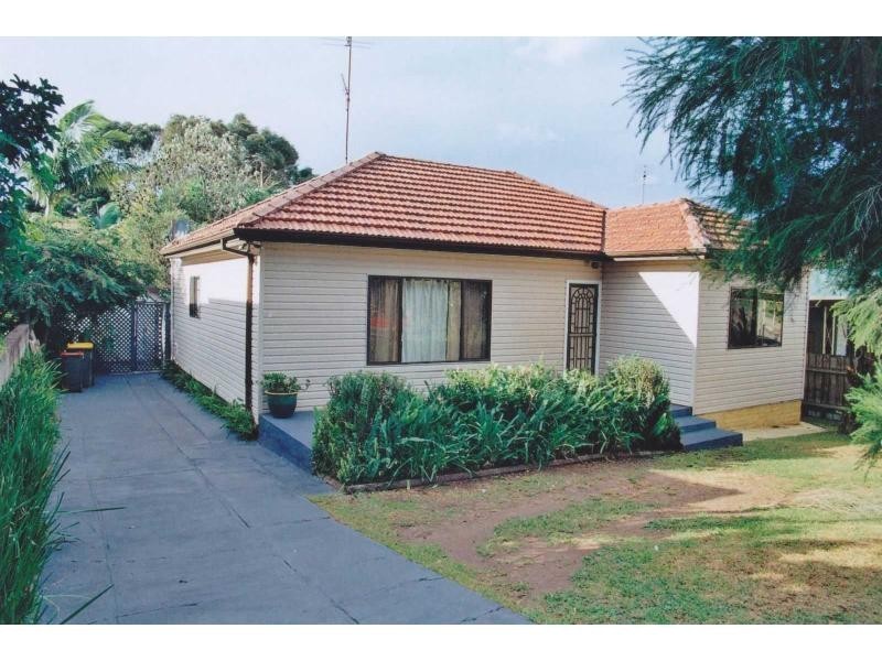 7 Denise Street, Lake Heights NSW 2502