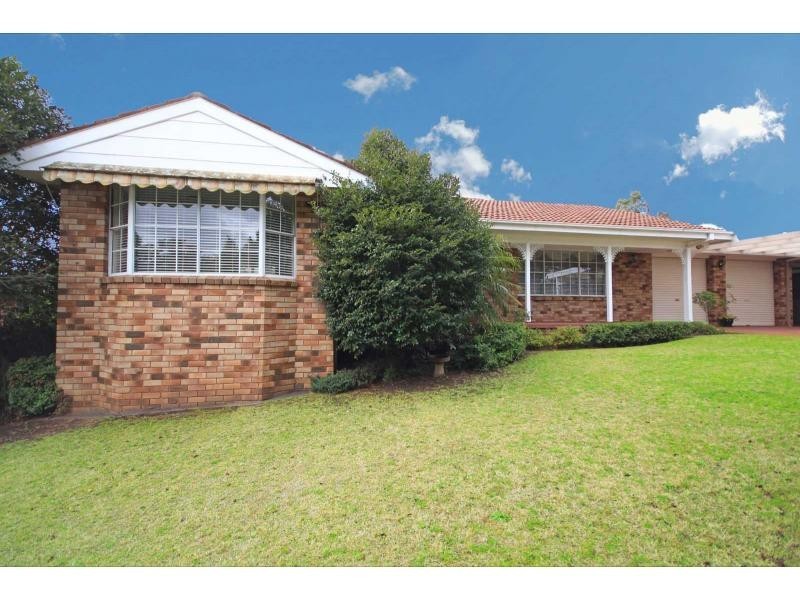 25 Caroline Chisholm Drive, Camden South NSW 2570