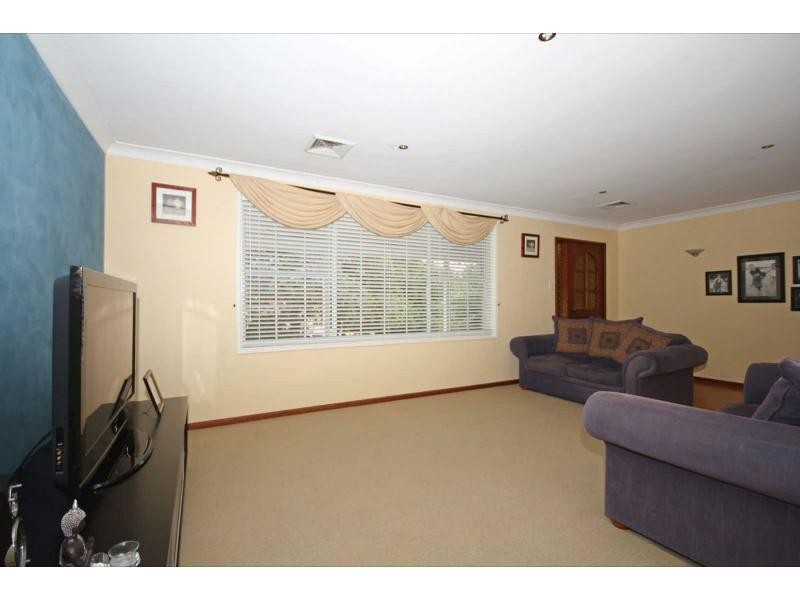 25 Caroline Chisholm Drive, Camden South NSW 2570