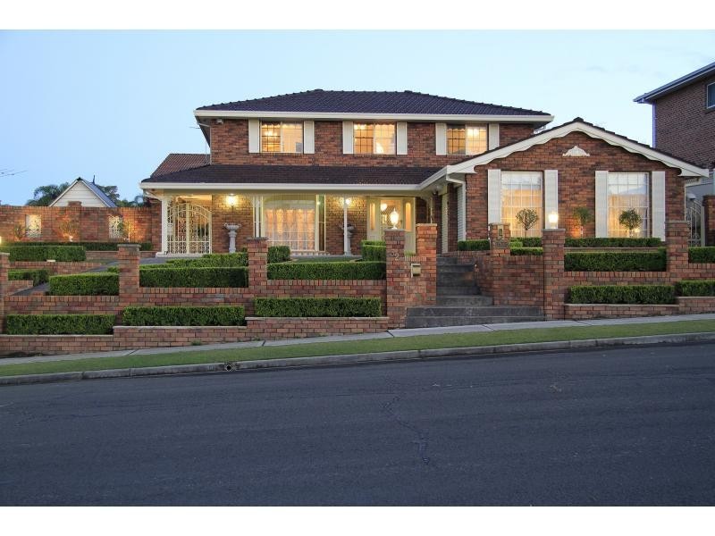 32 Guise Avenue, Churchill Gardens, Casula NSW 2170