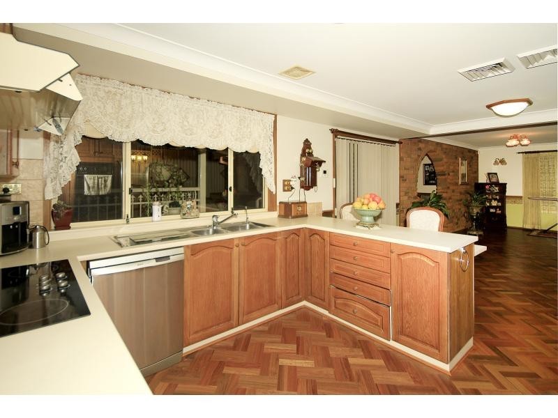 32 Guise Avenue, Churchill Gardens, Casula NSW 2170