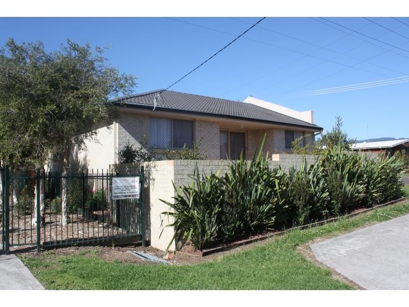 Villa 1/2 Stapleton Avenue, Albion Park NSW 2527