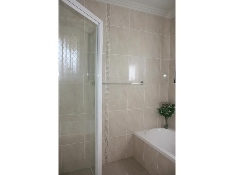 Villa 1/2 Stapleton Avenue, Albion Park NSW 2527