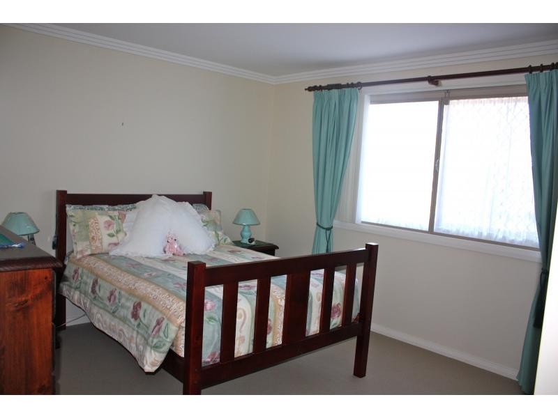 Villa 1/2 Stapleton Avenue, Albion Park NSW 2527