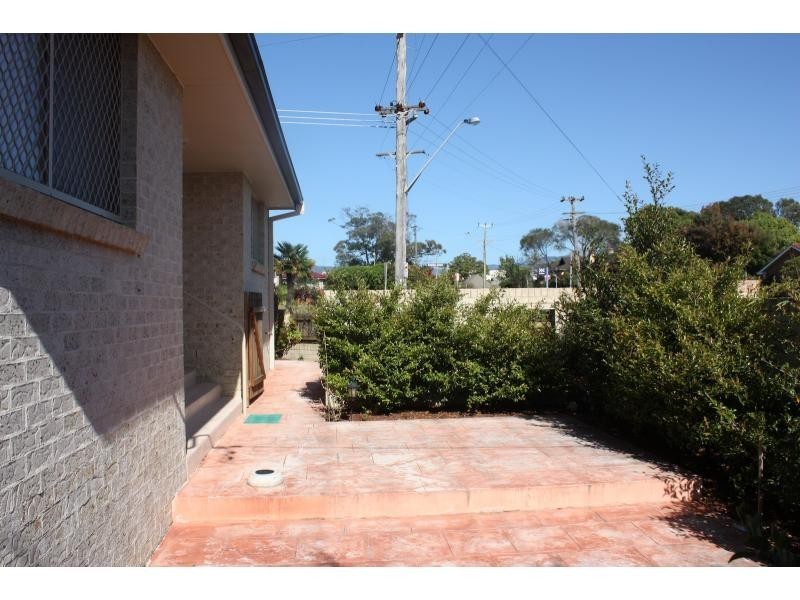 Villa 1/2 Stapleton Avenue, Albion Park NSW 2527