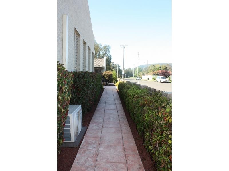Villa 1/2 Stapleton Avenue, Albion Park NSW 2527