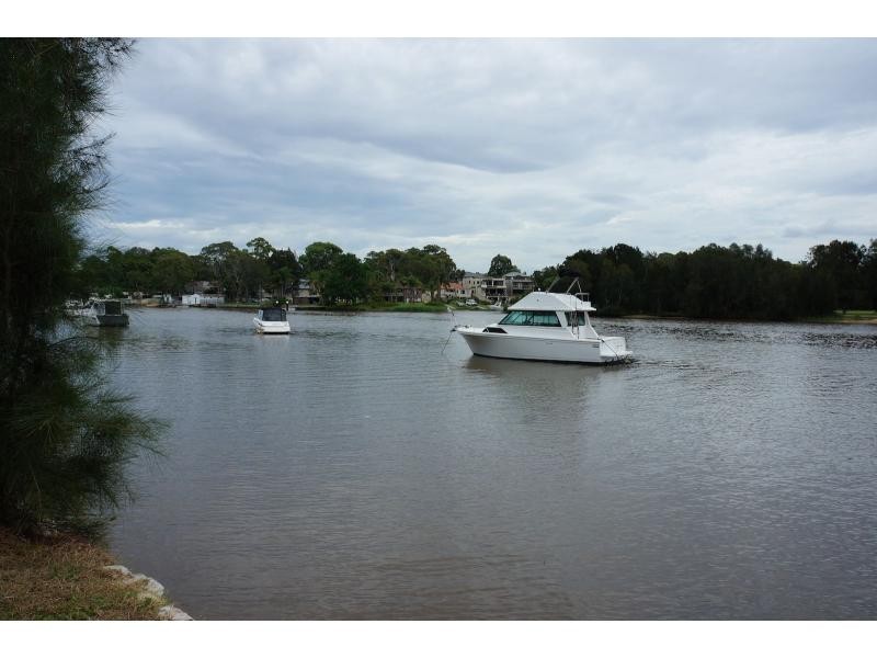 19 Riverview Road, Pleasure Point NSW 2172