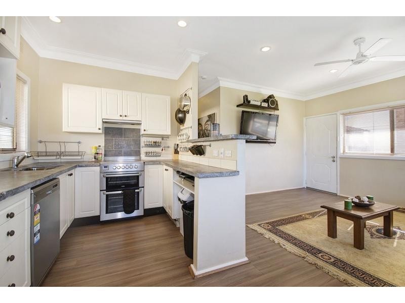 16 Todd Street, Warrawong NSW 2502