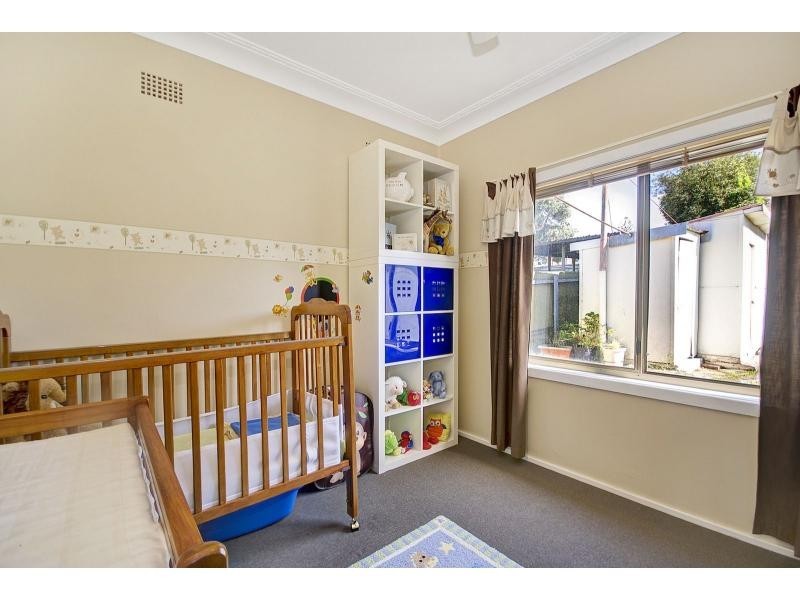 16 Todd Street, Warrawong NSW 2502