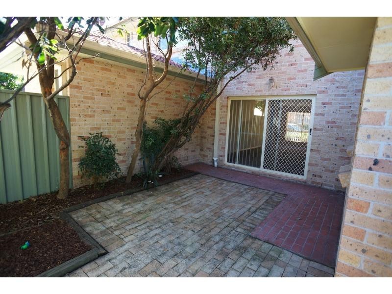 3/80 Flora Street, Kirrawee NSW 2232