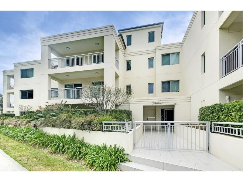 2/5 Station Street, Thirroul NSW 2515