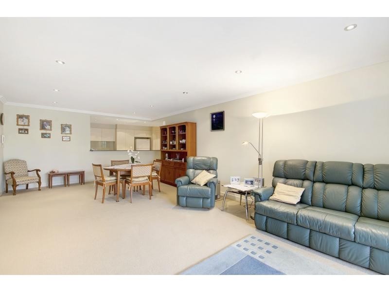 2/5 Station Street, Thirroul NSW 2515