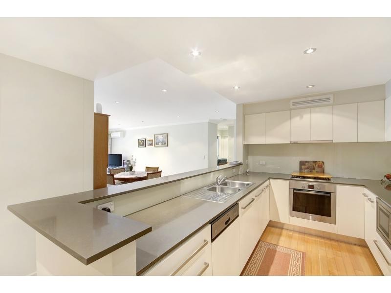 2/5 Station Street, Thirroul NSW 2515