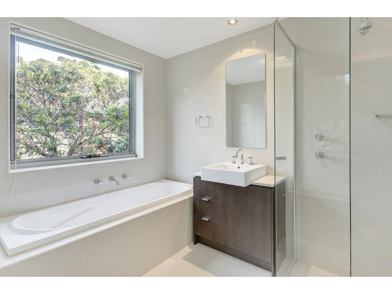 2/5 Station Street, Thirroul NSW 2515